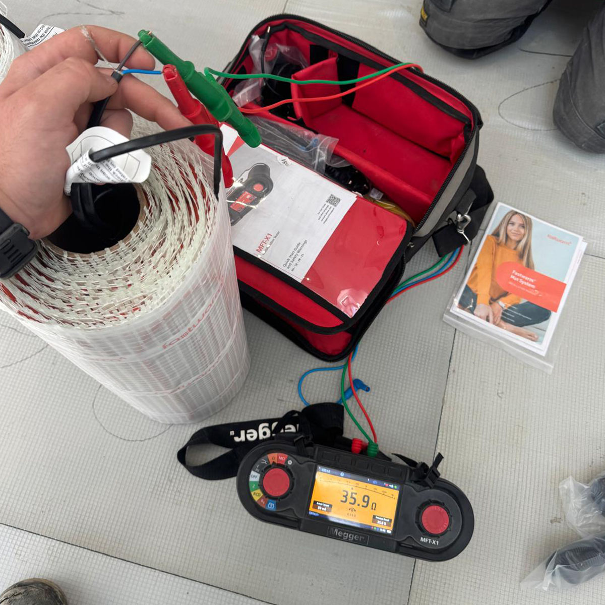 Electric underfloor heating installation