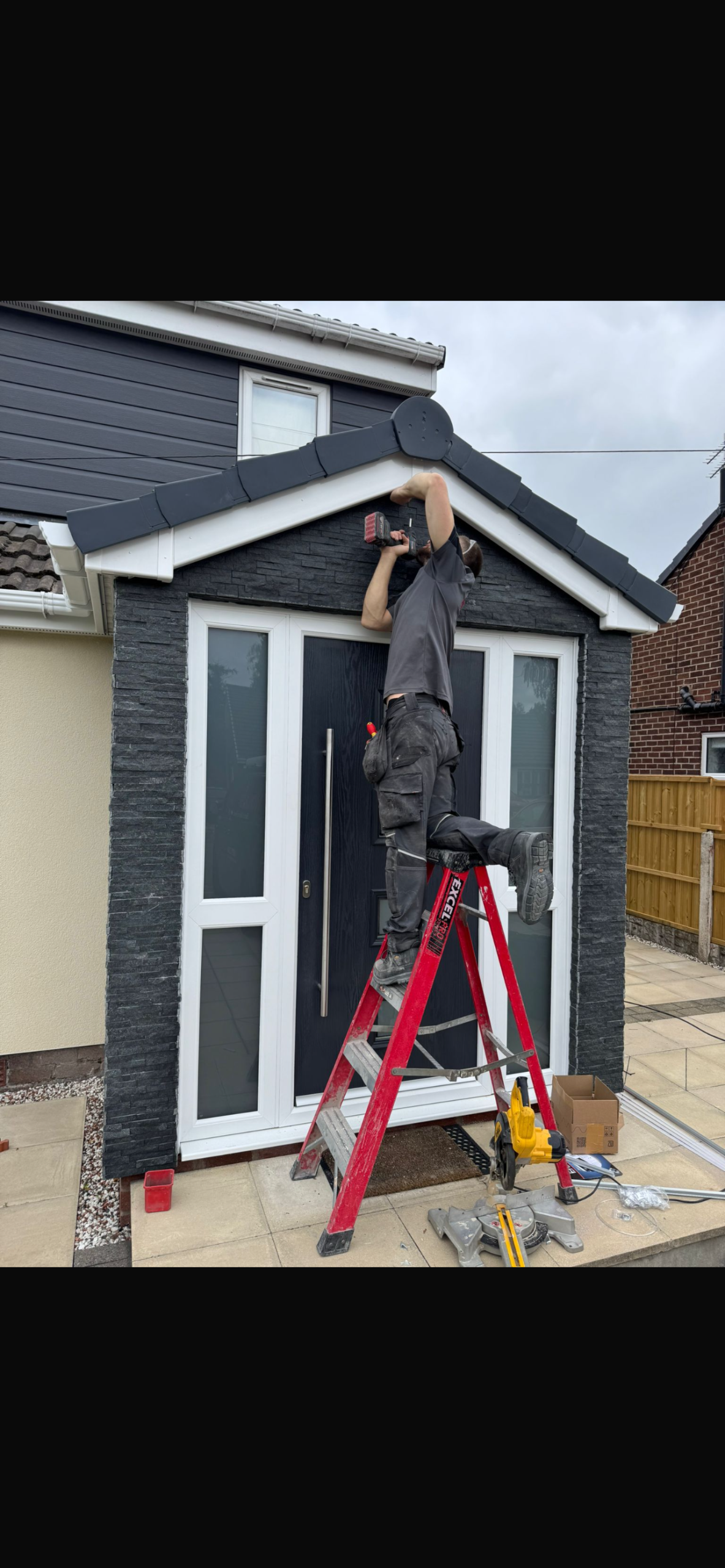 Soffit lighting installation